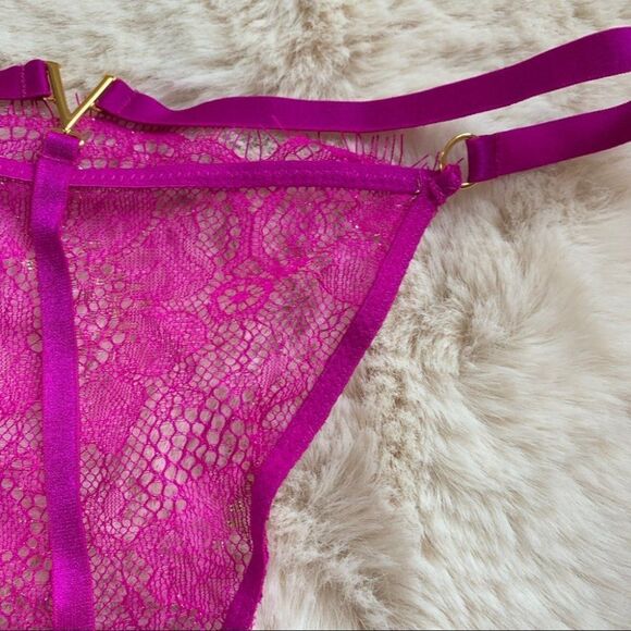 XS Victoria's Secret Love V-String Very Sexy Thong Panty Lace Mesh Underwear - Picture 10 of 10